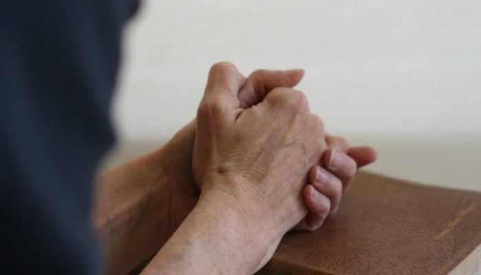 ruki v molitve